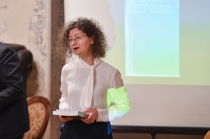 Dr Anna Marcińczak wita gości i prezentuje bohater&oacute;w spotkania (fot. Krzysztof Radzki / Radio Lublin)